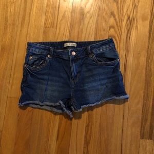 Cute jean short-shorts